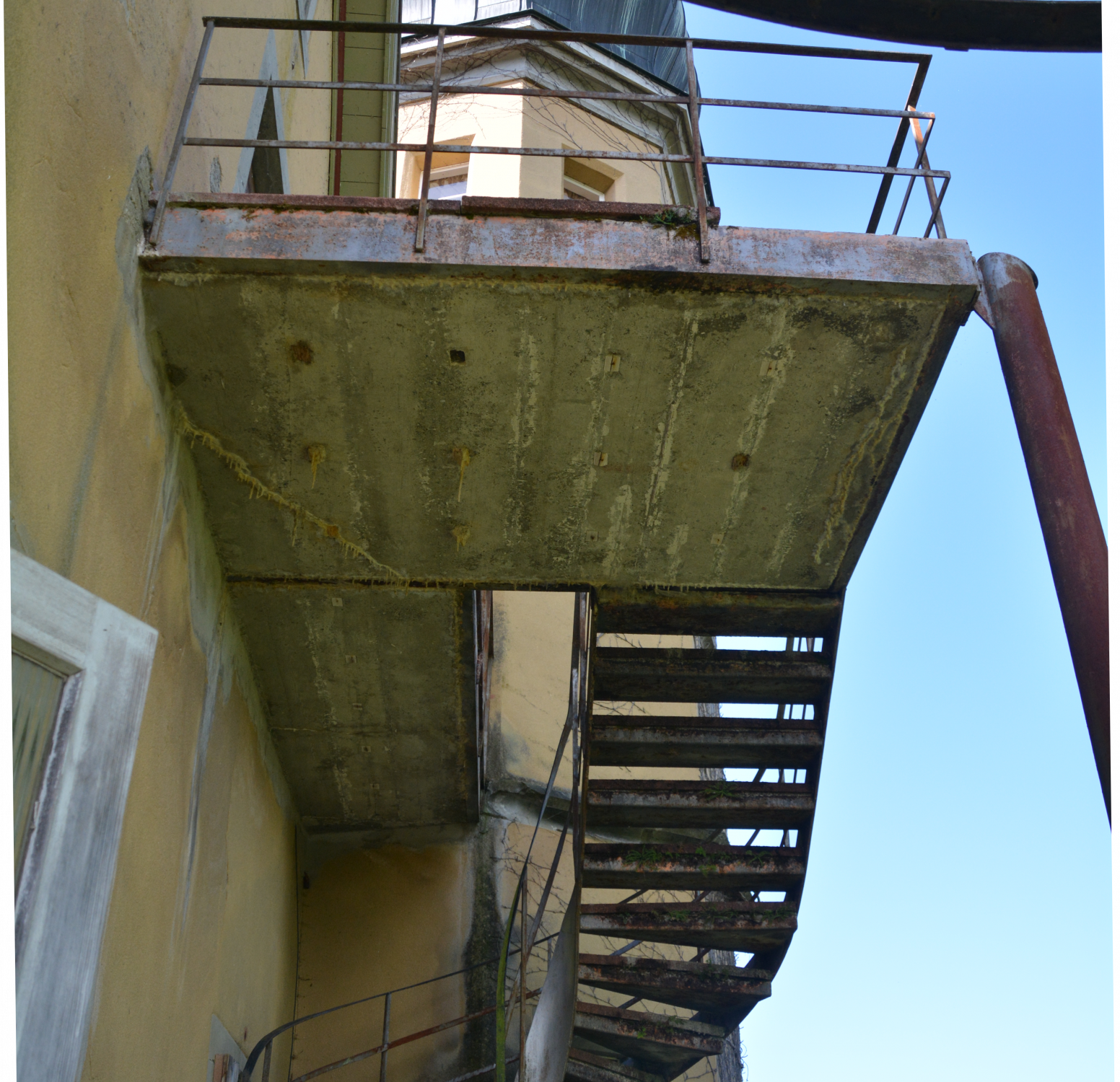 Die Treppe von Fritz Meili zeugt vom Atominstitut
