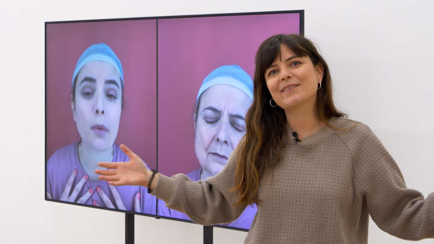 Performerin und Videokünstlerin Sarah Hugentobler spielt mit Identitäten