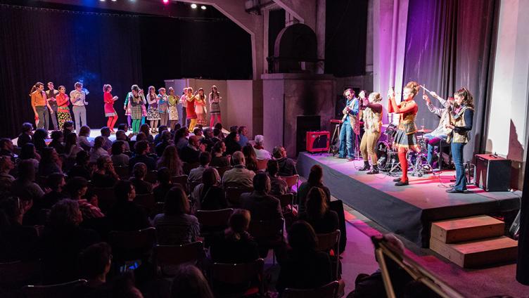 momoll theater